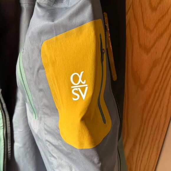 Arc'teryx Men's Jacket - Picture 4 of 4